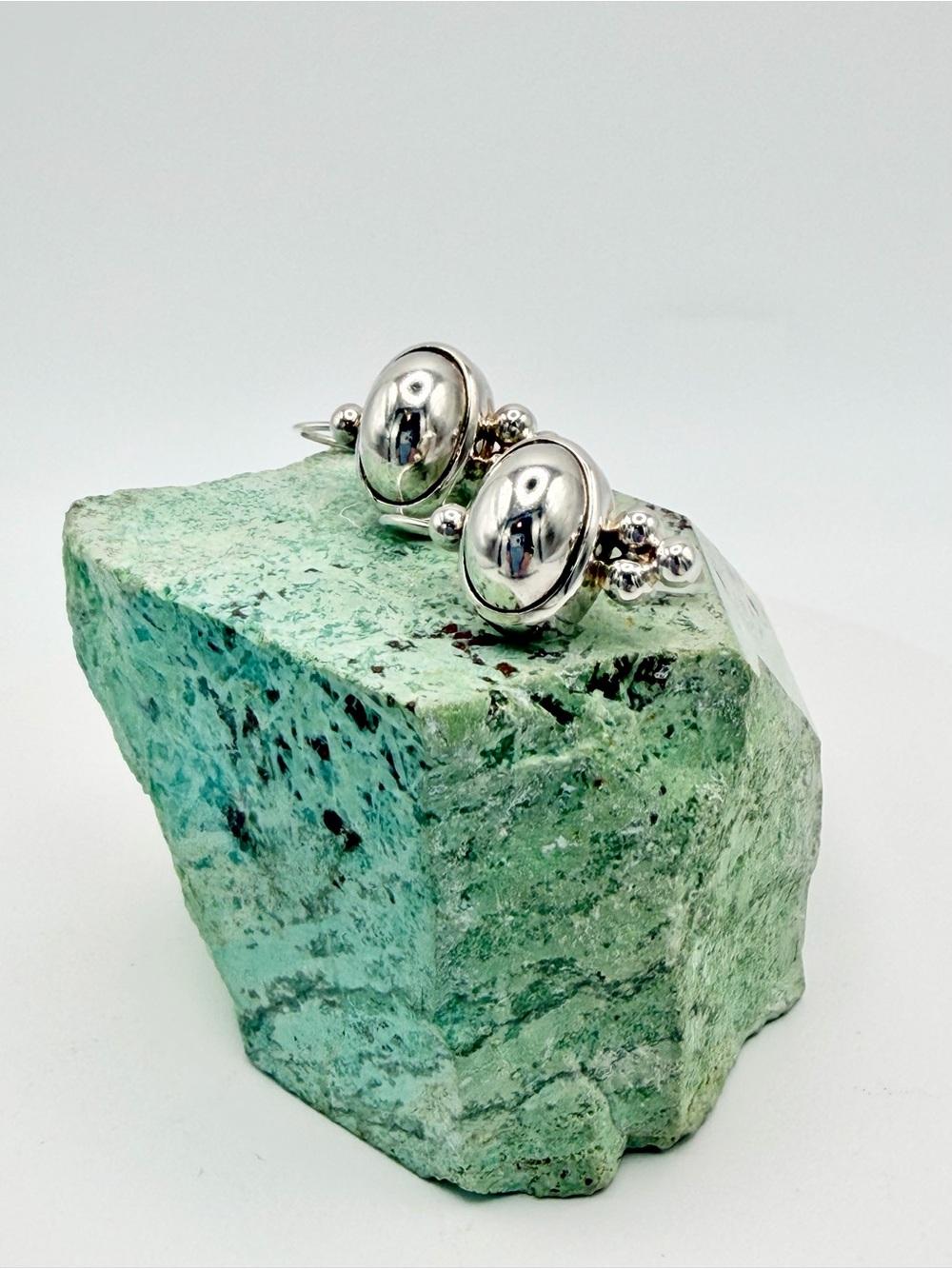 Silpada RARE HTF Sterling Victorian Locking French Wire Earrings